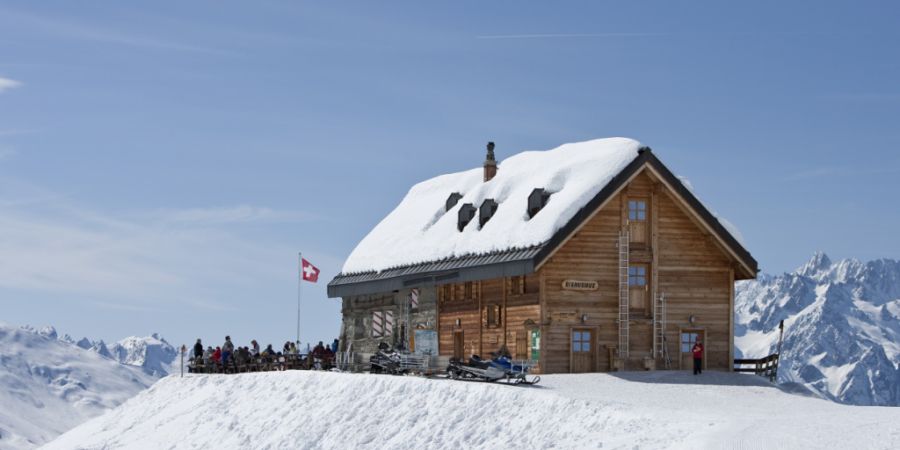 Um dem Trend kurzfristiger Absagen gegenzusteuern, führt der Schweizer Alpen-Club eine Reservationsgebühr für SAC-Hütten ein, die bei Nichterscheinen nicht rückerstattet wird. (Arc...