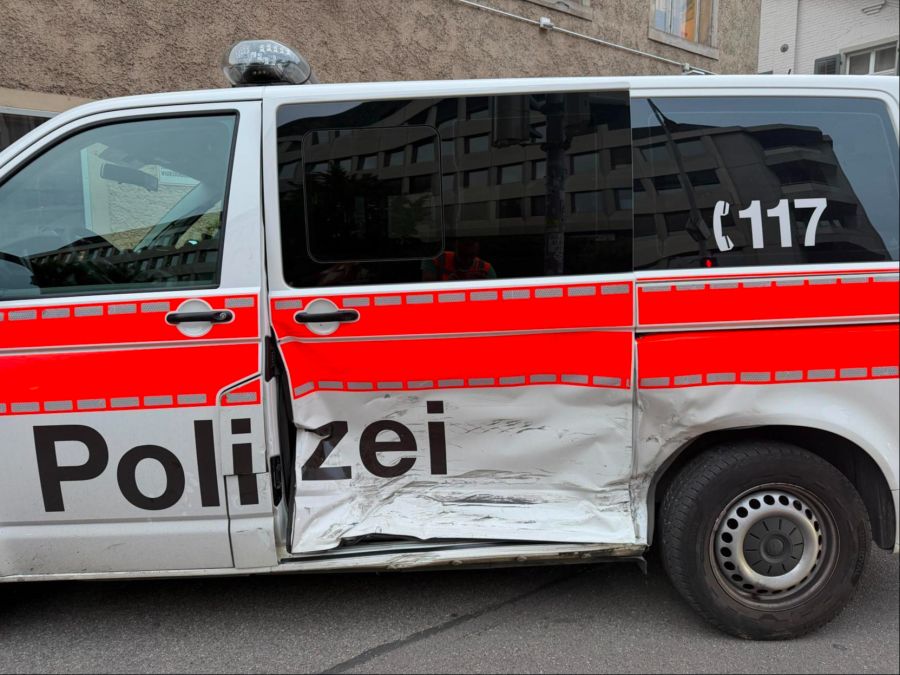 An beiden Fahrzeugen entstanden Sachschäden.