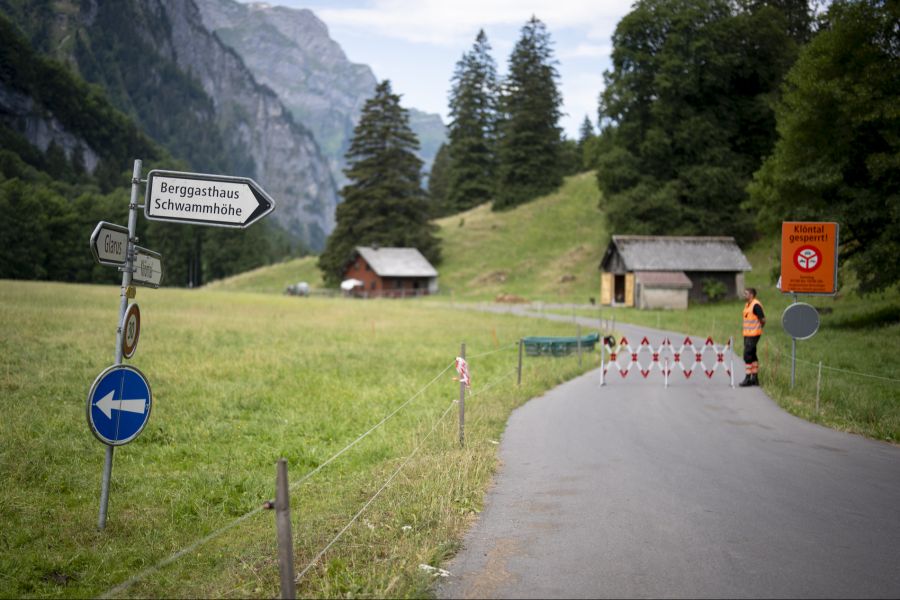 An der Landsgemeinde wurden ab 2026 drei autofreie Sonntage im Klöntal GL beschlossen.
