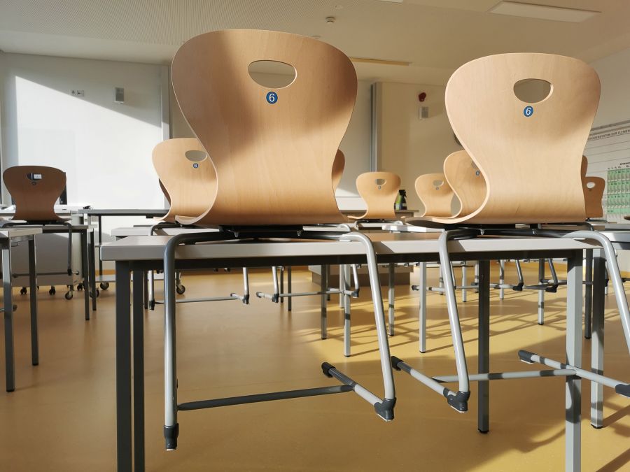 Der reguläre Unterricht könnte laut Simona Brizzi auch in Räumlichkeiten ausserhalb des Schulhauses stattfinden.