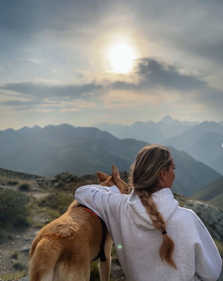 Ganz aus heiterem Himmel kam das Liebes-Aus für Fans aber nicht: Dina zeigte sich auf Instagram zuletzt auffällig oft allein.