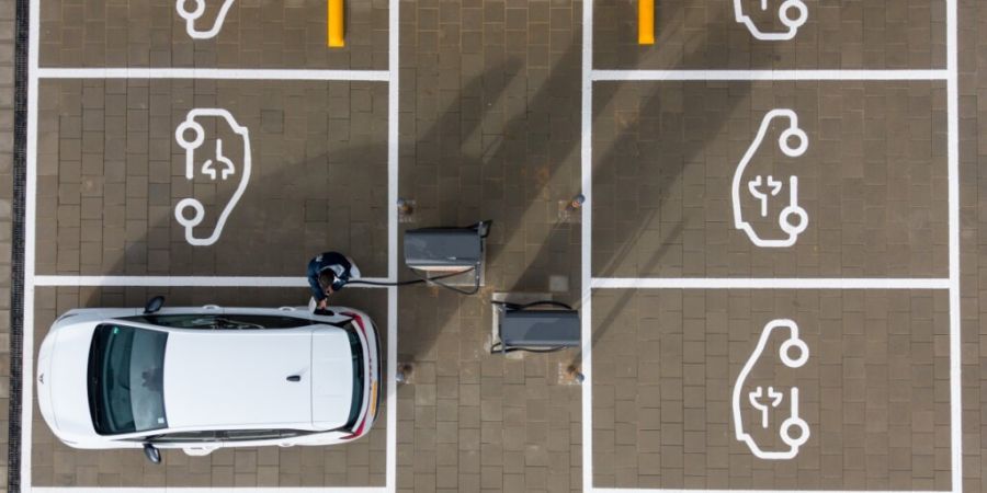 Werden im Kanton St. Gallen Elektroautos benachteiligt, weil sie wegen der Batterie mehr Gewicht ausweisen? Das ist einer der Kritikpunkt der neuen Motorfahrzeugsteuern. (Archivbild)