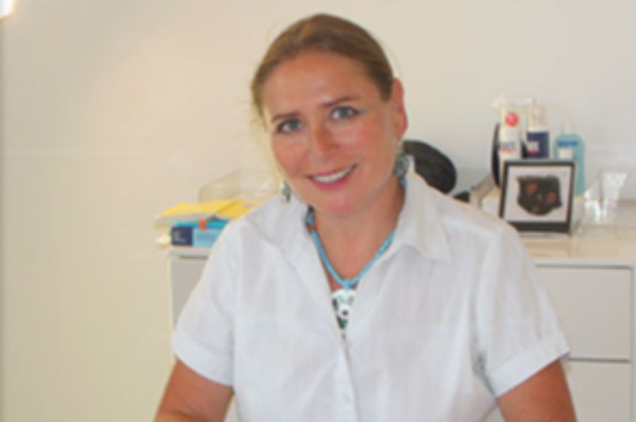 Auch Reisemedizinerin Dr. med Danielle Gyurech von der Travel Clinic Zürich stellt das fest. Sie sieht den Grund in den heutigen technischen Möglichkeiten mit schnellen Online-Buchungen.