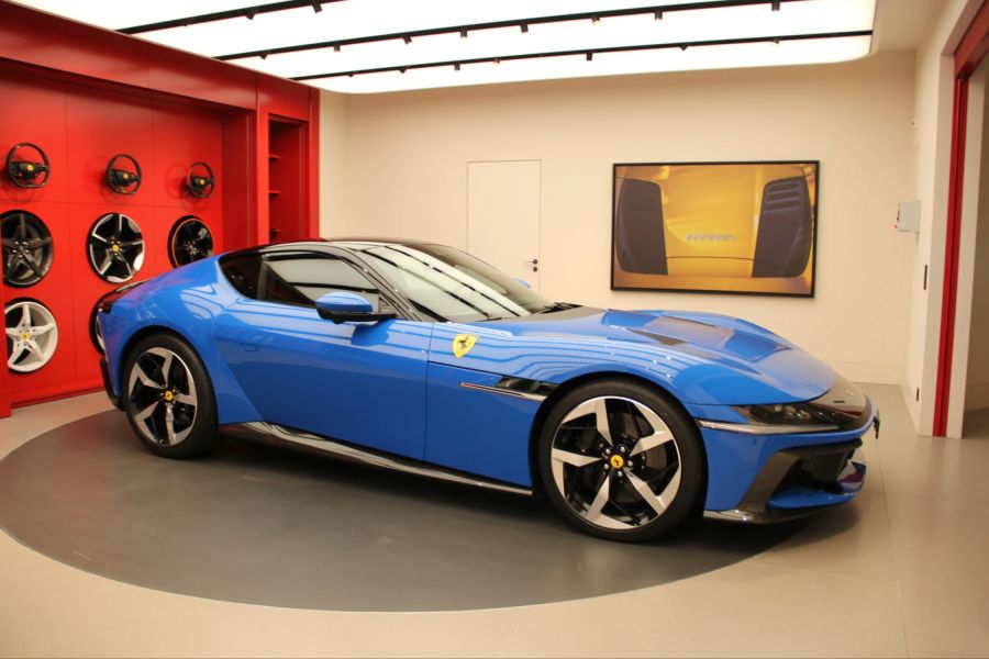 Jeder Kunde erhält mit dem Kauf seines Ferraris ein einzigartiges, auf ihn massgeschneidertes Fahrzeug. Im Bild der Ferrari 12Cilindri.