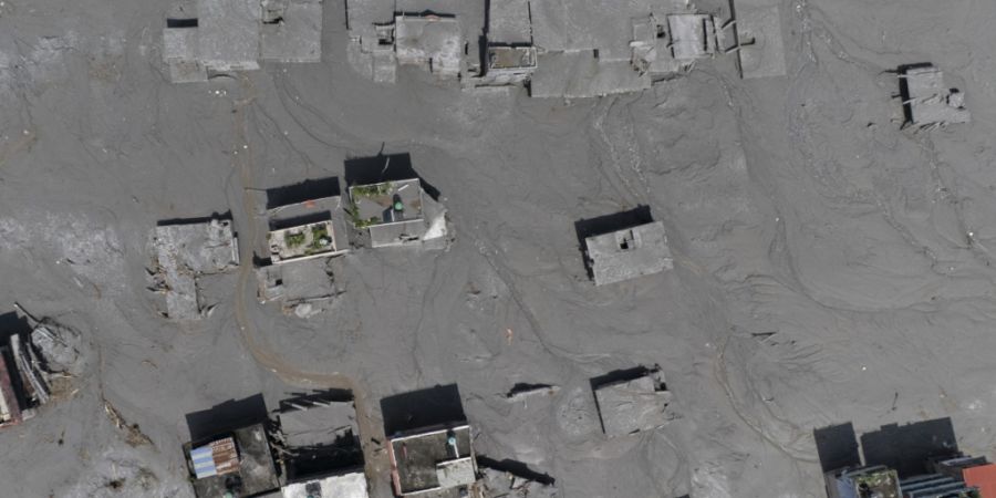 Viele haben in der gewaltigen Welle aus Schlamm und Gesteinmasse ihr Zuhause verloren. Die Betroffenheit bei der tibetischen und nepalesischen Gemeinschaft in der Schweiz ist gross.