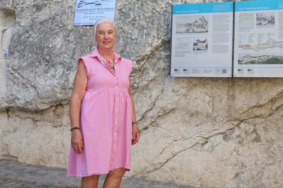 Gabriela Rüegger gibt seit 25 Jahren Führungen durch die Festung.
