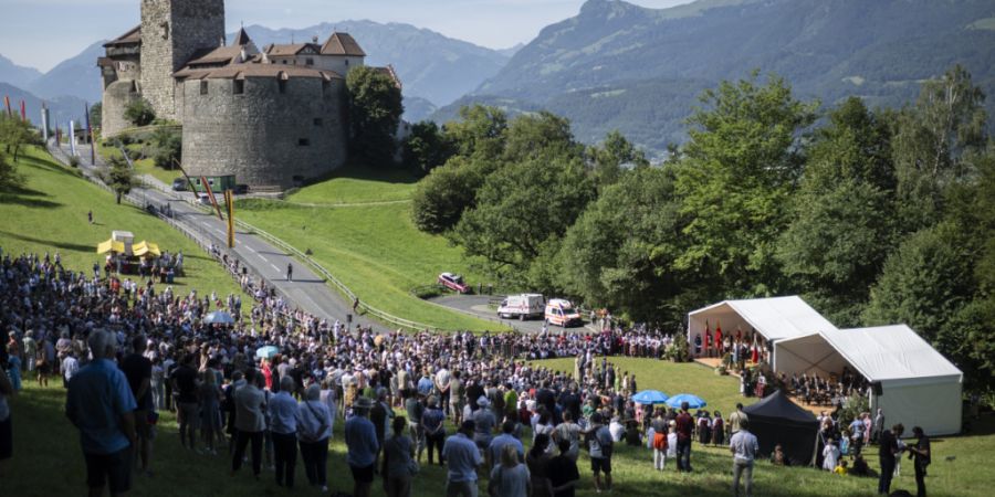 Im Schloss Vaduz als Fürstin leben können künftig auch die Töchter der Fürstenfamilie, sofern sie erstgeboren sind. (Archivbild)