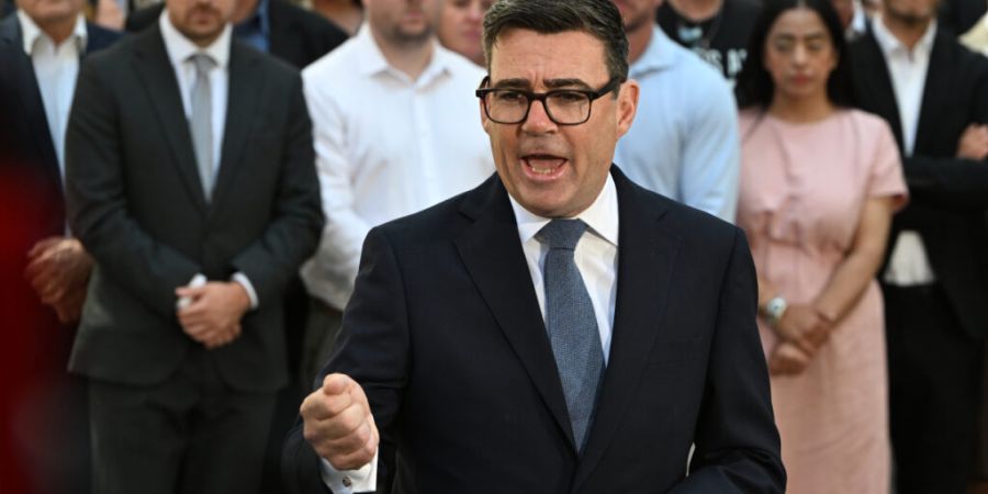 Der britische Premierminister Andy Burnham hält in der Downing Street Nr. 10 eine Rede, nachdem er König Charles III. getroffen hat. Foto: Thomas Krych/AP/dpa (Archivbild)