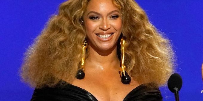 In dem neu angekündigten Film «Mufasa: Der König der Löwen» spricht US-Sängerin Beyoncé die Löwin Nala, ihre Tochter Blue Ivy Carter (12) leiht dem Löwenmädchen Kiara ihre Stimme. In dem neu angekündigten Film «Mufasa: Der König der Löwen» spricht US-Sängerin Beyoncé die Löwin Nala, ihre Tochter Blue Ivy Carter (12) leiht dem Löwenmädchen Kiara ihre Stimme.