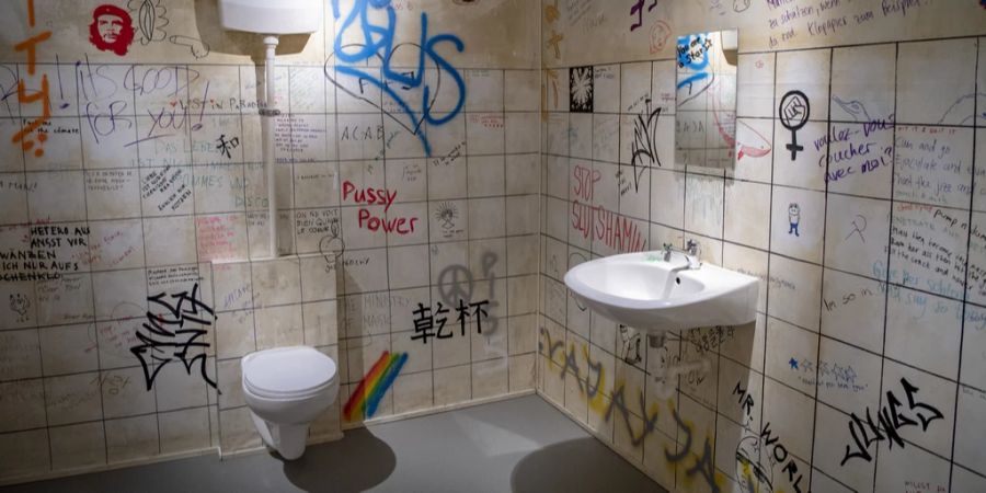 WC Schule