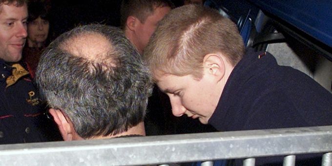 Die «Parkhausmörderin» Caroline H. auf dem Weg zum Prozess am 17. Dezember 2001. (Archivbild) Parkhausmörderin Verwahrung