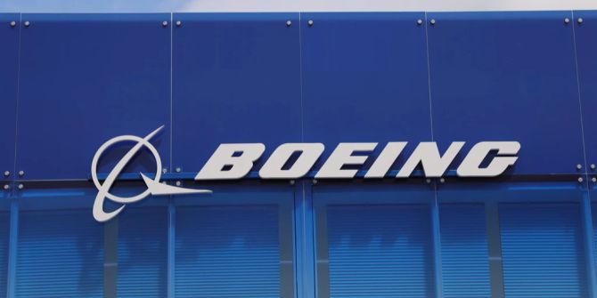 Das Bild zeigt das Boeing-Logo.