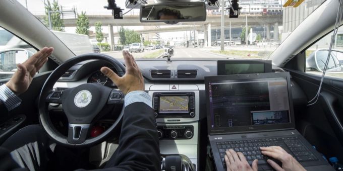 Autonomes Fahren könnte ab 2025 in der Schweiz Realität werden. 2025 fahren