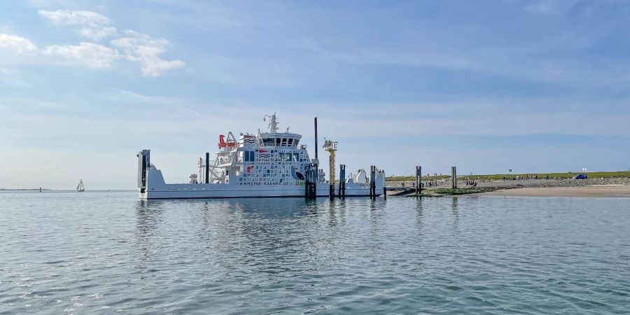 Zwischen Norderney und Norddeich gibt es eine neue tägliche Autofährverbindung mit der «Meine Fähre 1».