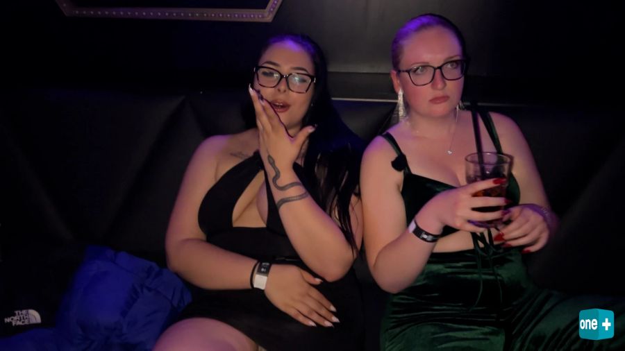 Isabelle (rechts) in der aktuellen Staffel von «Jung, wild & sexy: Refilled».