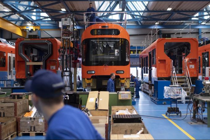 Der Hersteller Stadler sucht nach den Gründen für die starken Schwingungen. Stadler Rail