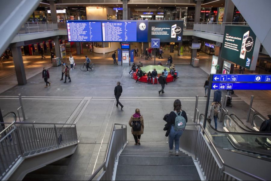 «Tendenziell haben wir in den letzten Jahren mehr Meldungen zu Diebstahlsdelikten im Gebiet Bahnhof Bern erhalten», heisst es bei der Kapo.