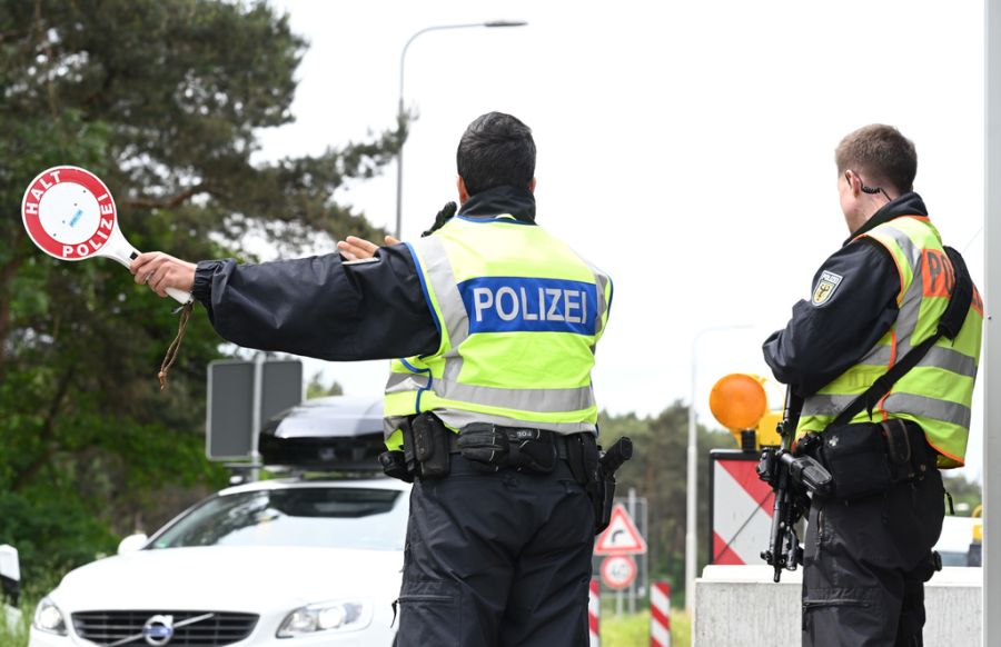 Merz Grenzkontrollen Symbolbild