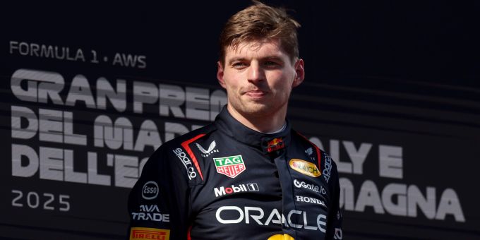 Max Verstappen (Red Bull) feiert den Sieg beim Imola-GP der Formel 1. Max Verstappen Red Bull