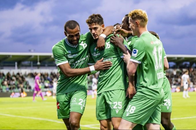 Yverdon bejubelt einen Treffer gegen den FCZ. Super League