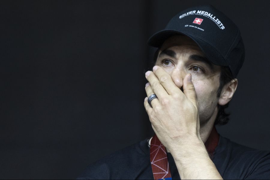 Auf der Bühne wurde der 41-jährige Eisgenosse dann so richtig emotional.