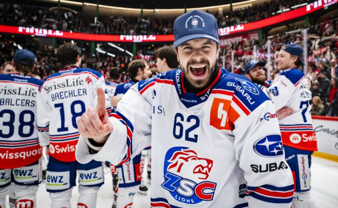 Denis Malgin und Co. jubeln in der abgelaufenen Saison über den Sieg in der Meisterschaft und der Champions Hockey League. Denis Malgin ZSC Lions