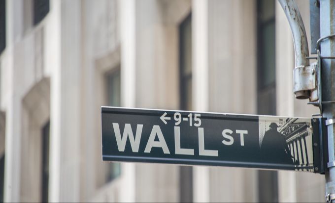Bevor Sie in den Aktienmarkt investieren, sollten Sie sich informieren, welche Aktien für Sie die richtigen sind. Aktienmarkt