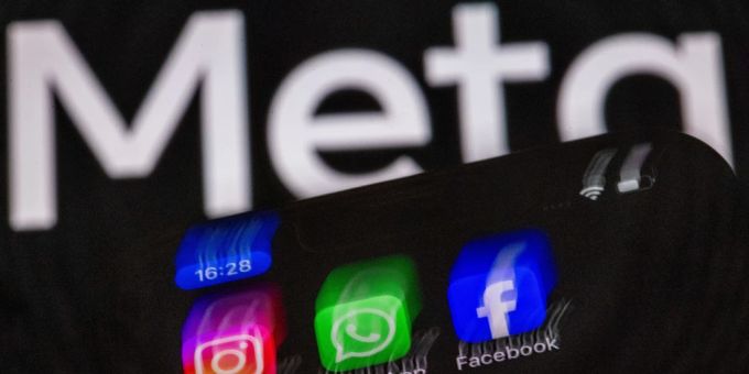 Meta AI in WhatsApp: Viele Nutzer empfinden die Integration als störend. (Symbolbild) Meta AI WhatsApp Logos