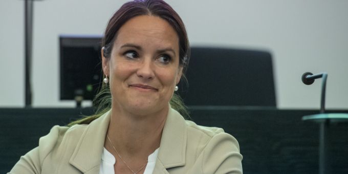 Die Luzerner Gesundheitsdirektorin Michaela Tschuor nimmt Stellung zur Lohndebatte um den Luks-Spitalchef. Michaela Tschuor