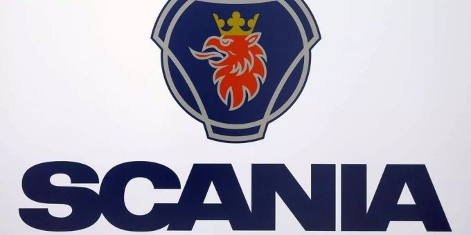 Scania muss Millionenstrafe wegen geheimer Absprachen bezahlen. Scania muss Millionenstrafe wegen geheimen Absprachen bezahlen.