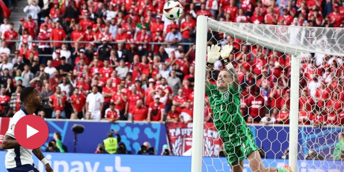 So knapp wars - Hier dreht Shaqiri beinahe Eckball für die Nati rein!