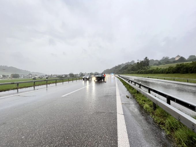 Der Fahrer verlor die Kontrolle über sein Fahrzeug. Unfall Gossau