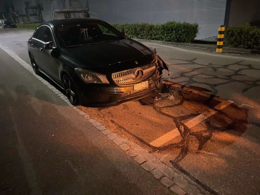 Selbstunfall nach Sekundenschlaf in Staufen.