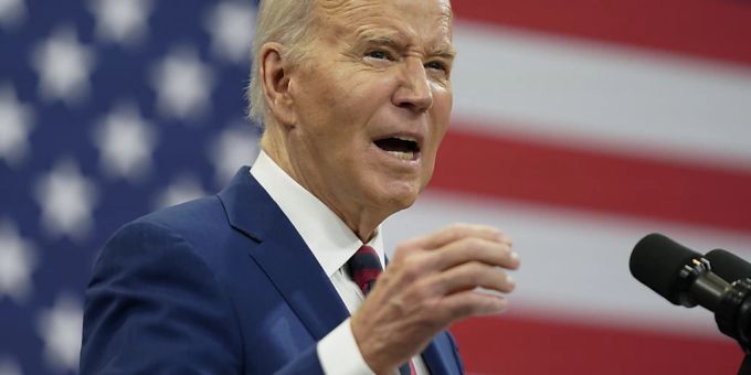 Joe Biden, Präsident der USA, hält eine Rede während einer Wahlkampfveranstaltung. (Archivbild) Foto: Stephanie Scarbrough/AP/dpa ARCHIV - Joe Biden, Präsident der USA, hält eine Rede während einer Wahlkampfveranstaltung mit US-Vizepräsidentin Harris. Foto: Stephanie Scarbrough/AP/dpa