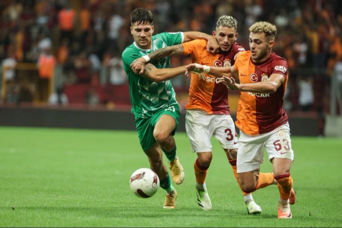 Hakan Yakin sieht Lucas Torreira (Mitte) als einen der Schlüsselspieler von Galatasaray. Hakan Yakin