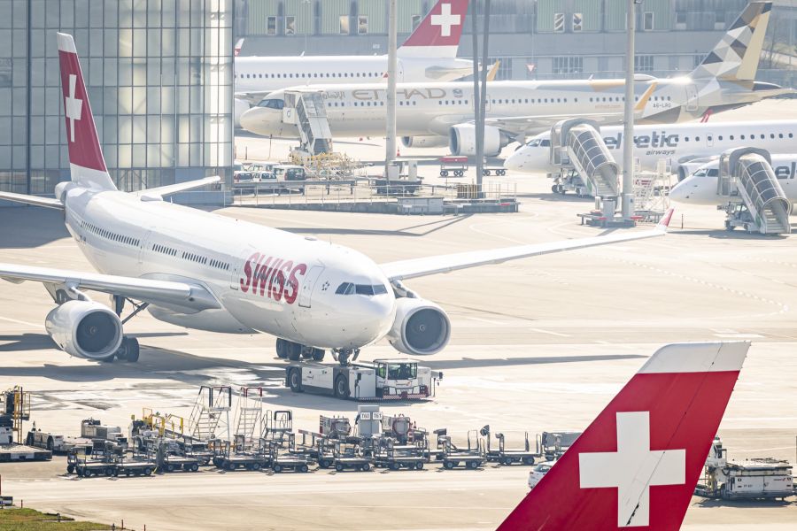 Die Swiss äussert sich zurückhaltend zur Anzahl ihrer Afghanistan-Überflüge, bestätigt aber etwa eine dafür spezialisierte Crew-Schulung und Treibstoff-Aufstockung zur Vermeidung einer Notlandung.