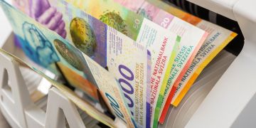 Schweizer Franken Geldscheine Zählmaschine