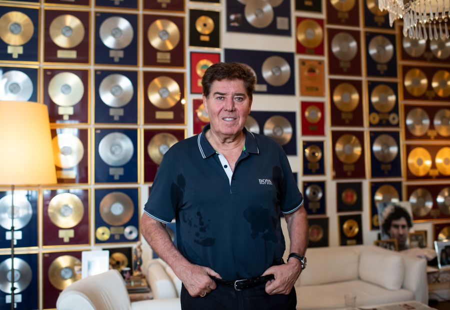 14 Jahre lang soll der Hit-Produzent ein Doppelleben geführt haben.