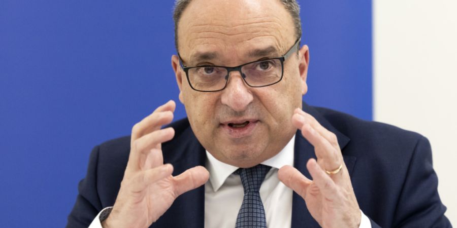 Der Aargauer Finanzdirektor Markus Dieth setzt die Aargauer Steuerstrategie fort. Die geplanten Steuersenkungen sollen unter dem Strich ertragsneutral sein. (Archivbild)
