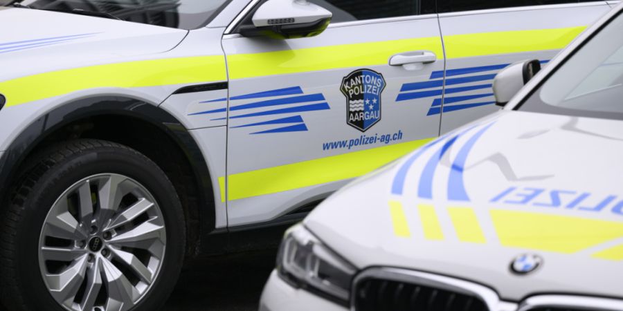 Die Kantonspolizei Aargau fahndet nach einem Mann, der in Stein einen Tankstellenshop überfallen hat. (Symbolbild)