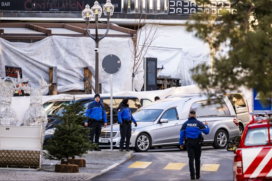 In der Bar «Le Constellation» brach in der Silvesternacht ein verheerendes Feuer aus.