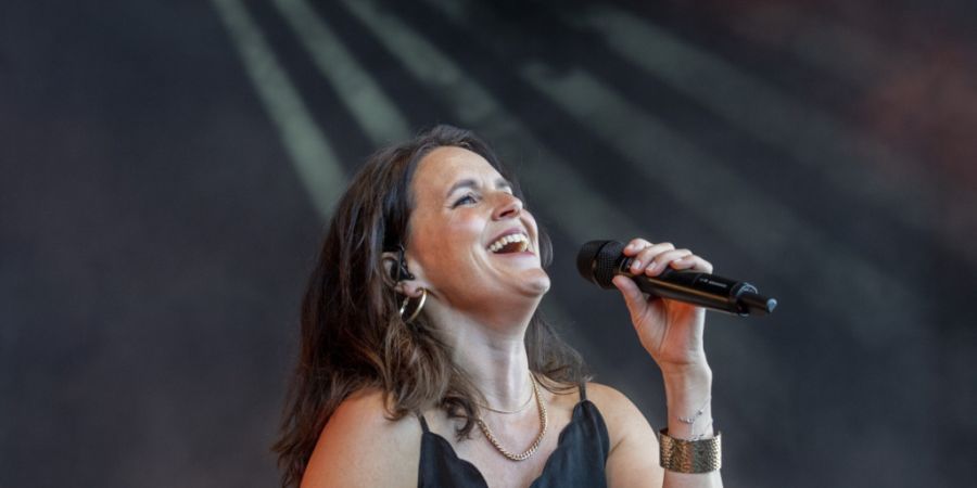 Die Schweizer Sängerin Caroline Chevin, hier bei einem Auftritt anlässlich des 25-Jahr-Jubiläums des KKL Luzern, wird auch am Stimmen Festival Ettiswil ein Konzert spielen.