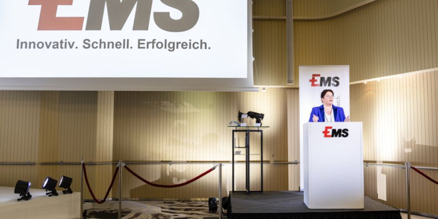 Die Ems-Chemie hat im Geschäftsjahr 2025 bei einem etwas tieferen Umsatz den Gewinn abermals gesteigert. Geholfen hat eine Verkaufsoffensive mit profitablen Neugeschäften. (Archivbild)