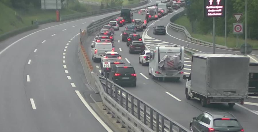 Gotthard Tunnel Stau