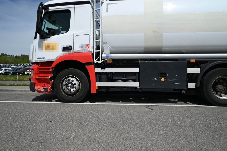 An den beiden Fahrzeugen entstand Sachschaden.