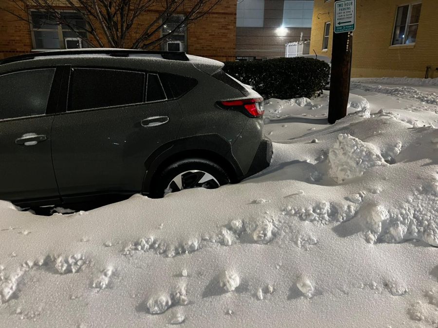 Ihre Bilder zeigen die Schneemassen, die sich in Washington angehäuft haben.