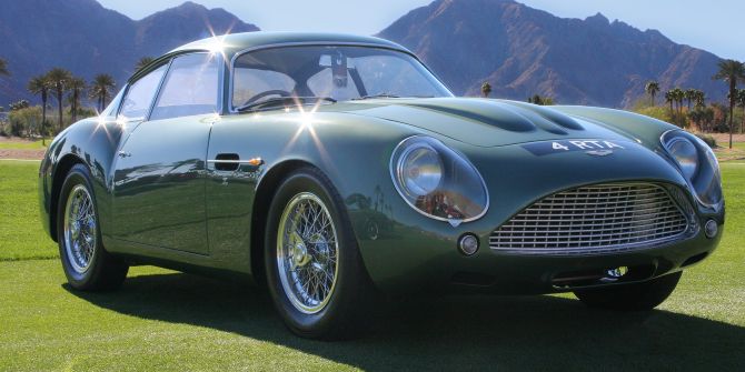 Aston Martin DB4