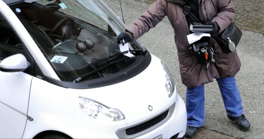 Soll es auch hier in der Schweiz die Möglichkeit geben, Falschparkierer mit einer App bei der Polizei zu melden?