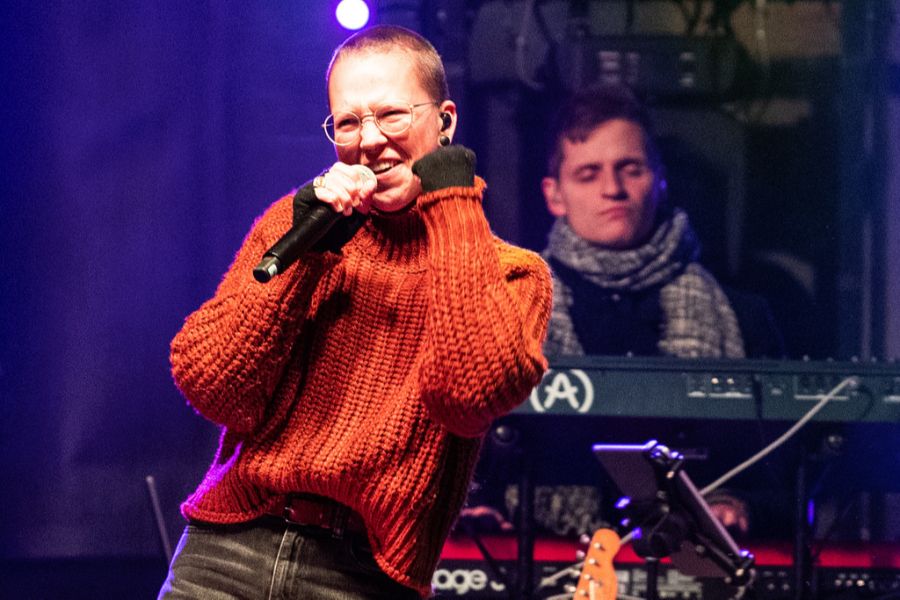 Die Sängerin verbindet Soul, Pop und Funk. Ihr Debütalbum Masterplan wurde Nummer 1 in der Schweiz.