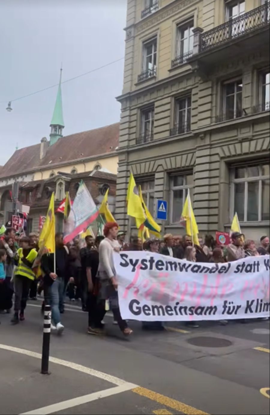 Die Klimakrise verstärke weltweit bestehende Ungerechtigkeiten, so die Organisatoren.
